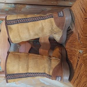 Vintage ugg sheep skin boots size 10